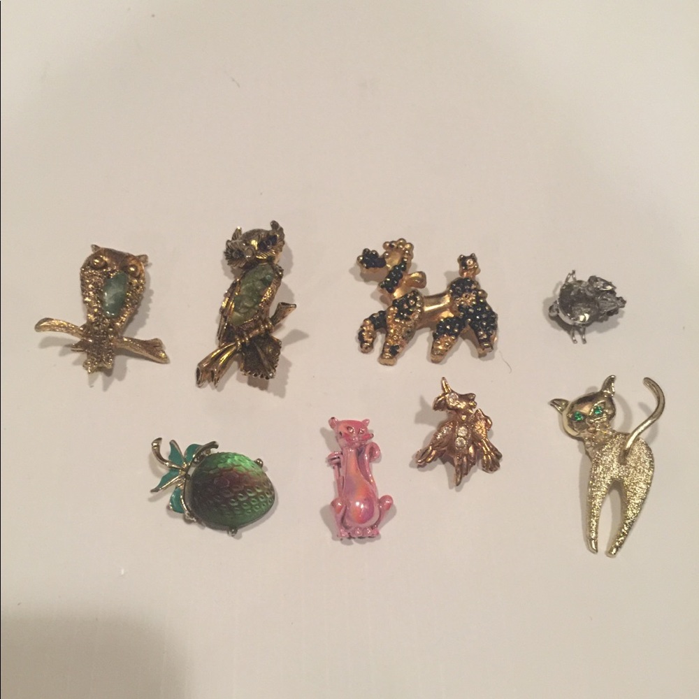 ‼️sale 2 for$ 25 Vintage lot of brooches
